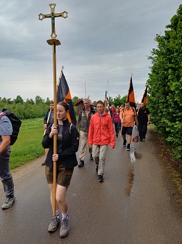 Foto Die Pilger setzten sich in Bewegung